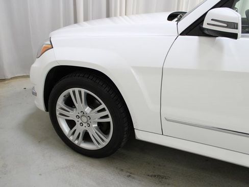 Used 2015 Mercedes-Benz GLK 350 4MATIC image 9