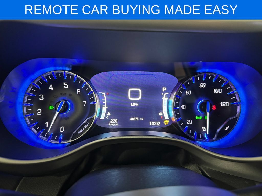 Used 2025 Chrysler Pacifica Select FWD image 8