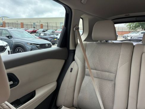 Used 2025 Nissan Rogue SV FWD image 34