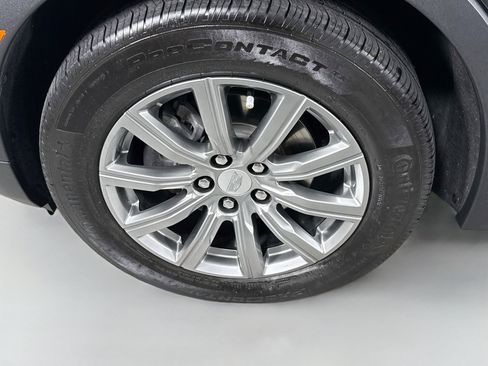 Used 2021 Cadillac XT4 Premium Luxury w/ Cold Weather Package FWD image 29