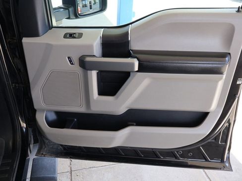 Used 2017 Ford F150 XLT image 23