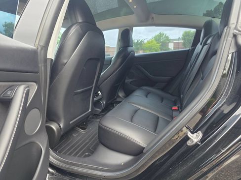 Used 2022 Tesla Model 3 Long Range AWD/4WD image 29