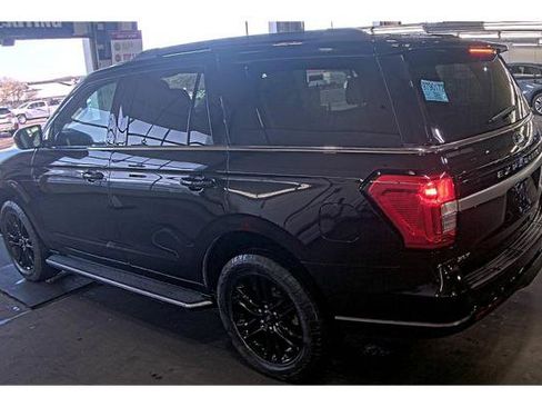 Used 2023 Ford Expedition XLT AWD/4WD image 4