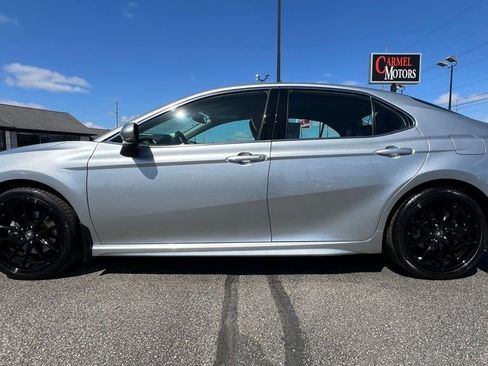 Used 2023 Toyota Camry XSE image 3