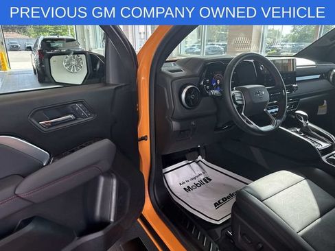 Used 2025 Chevrolet Colorado Z71 w/ Technology Package AWD/4WD image 44