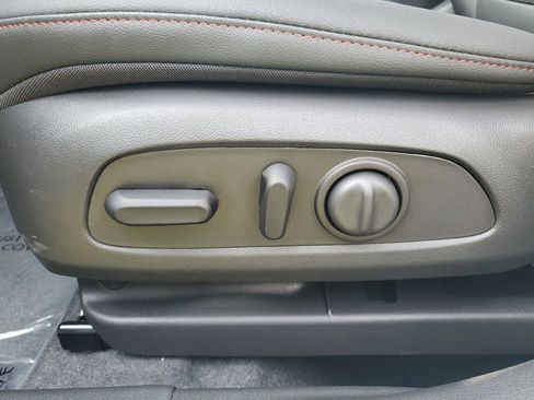 New 2026 Chevrolet Trax RS w/ Sunroof Package image 22