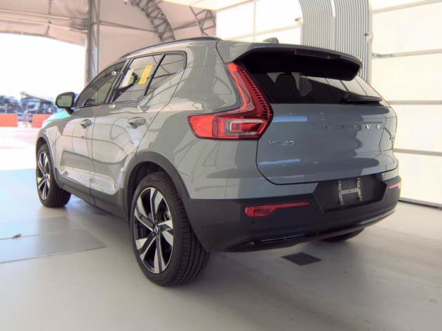 Used 2026 Volvo XC40 B5 Plus AWD/4WD image 3