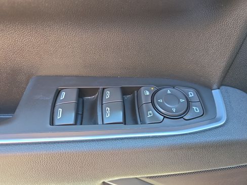 Used 2025 GMC Sierra 1500 SLT AWD/4WD image 18