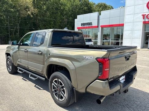 Used 2024 Toyota Tacoma TRD Sport w/ TRD Sport Upgrade Package AWD/4WD image 4