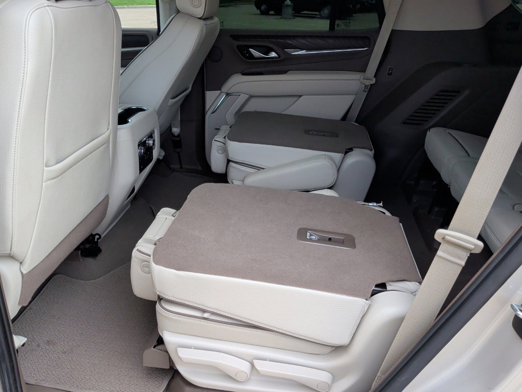 Used 2022 GMC Yukon Denali RWD image 37