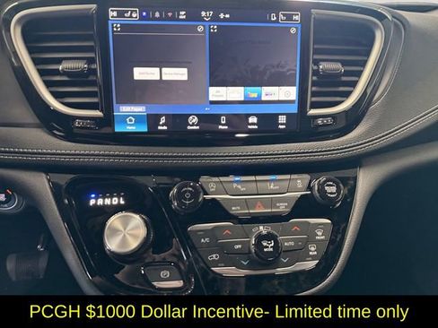 New 2026 Chrysler Pacifica Select image 5