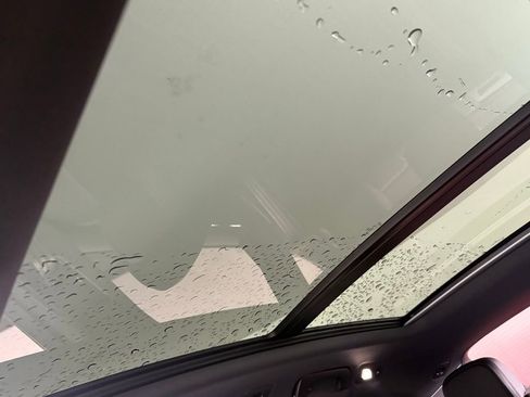 New 2026 Porsche Macan image 30