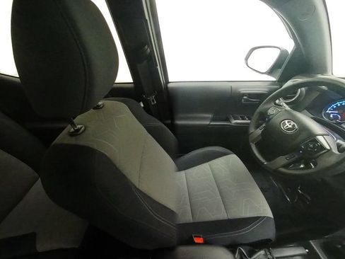 Certified 2023 Toyota Tacoma TRD Off-Road w/ Technology Package AWD/4WD image 28