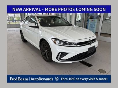 Used 2025 Volkswagen Jetta SE w/ Black Wheel Package