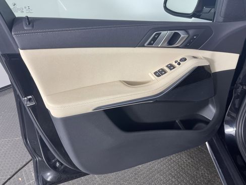 Used 2021 BMW X5 xDrive40i w/ Convenience Package image 9