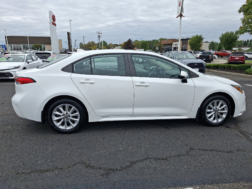 Certified 2021 Toyota Corolla LE w/ LE Premium Package FWD image 7