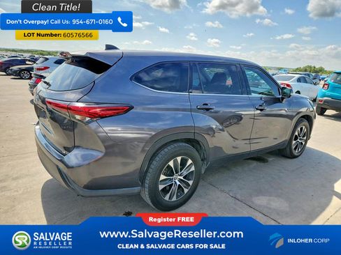Used 2022 Toyota Highlander LE FWD image 4