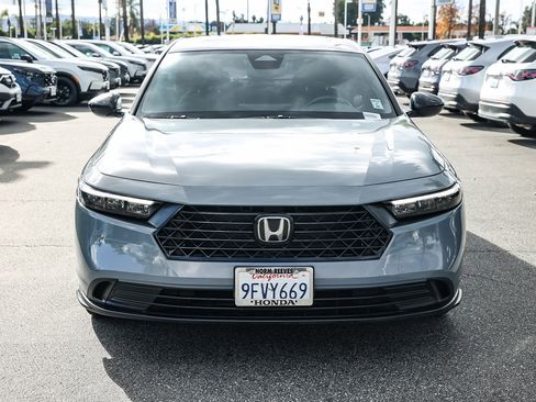 Used 2023 Honda Accord Sport image 2