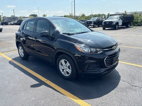Used 2020 Chevrolet Trax LS FWD image 1