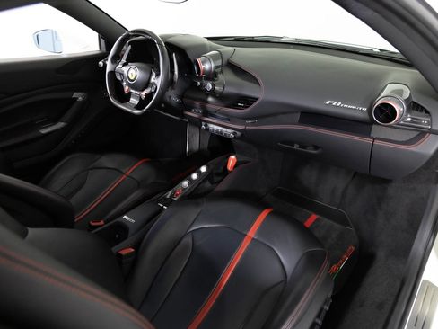Used 2020 Ferrari F8 Tributo image 35