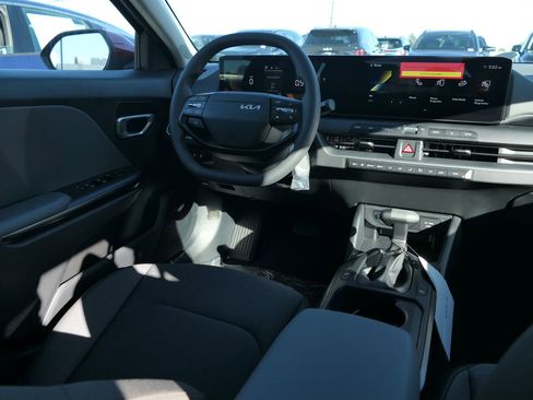 New 2025 Kia K4 LXS image 20
