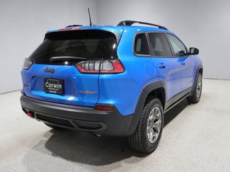 Used 2022 Jeep Cherokee Trailhawk w/ Premium Leather Package AWD/4WD video 2
