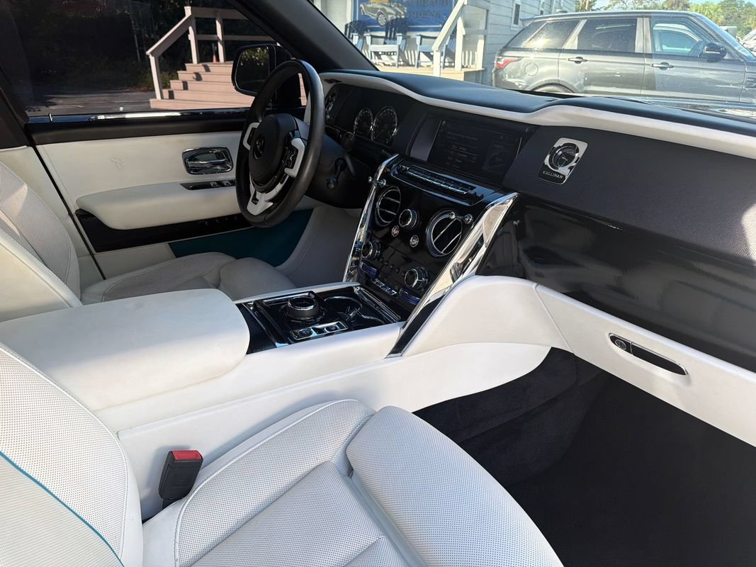 Used 2019 Rolls-Royce Cullinan AWD/4WD image 30