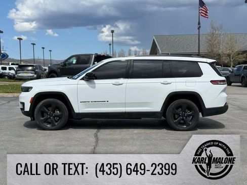 Used 2023 Jeep Grand Cherokee L Laredo AWD/4WD image 2