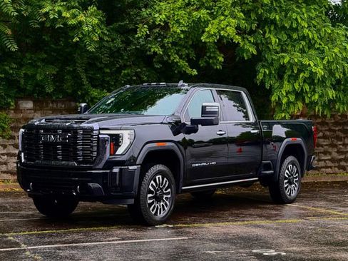 Used 2024 GMC Sierra 2500 Denali Ultimate AWD/4WD image 13