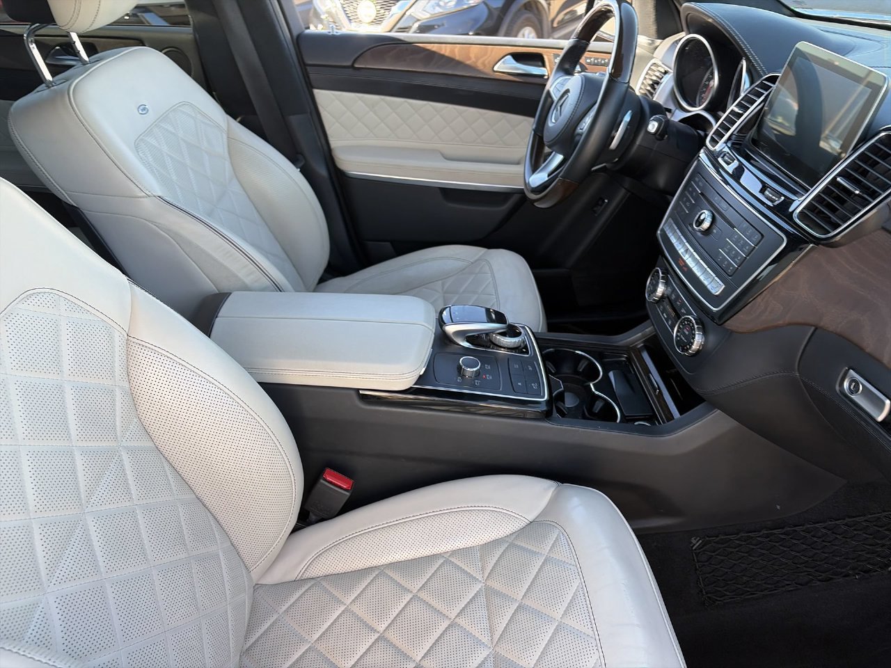 Used 2018 Mercedes-Benz GLS 550 4MATIC image 11