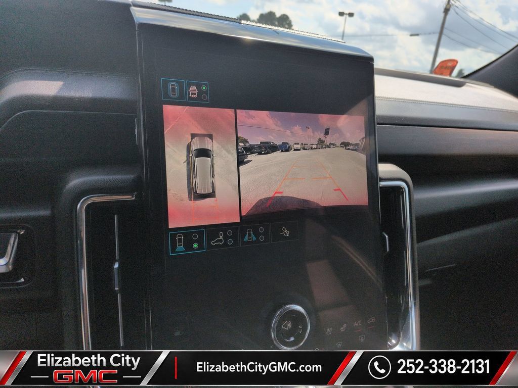 Used 2025 GMC Yukon Denali AWD/4WD image 12