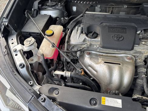 Used 2018 Toyota RAV4 XLE AWD/4WD image 26