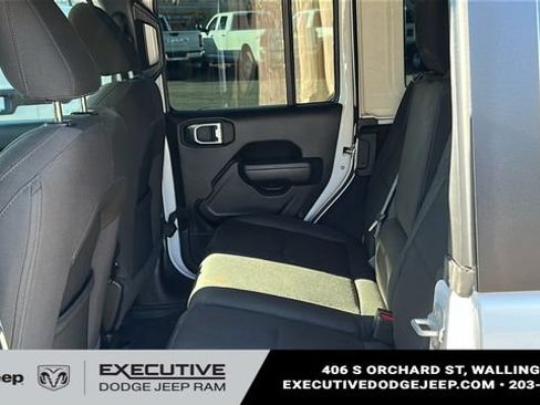 Used 2023 Jeep Wrangler Unlimited w/ Cold Weather Group AWD/4WD image 22