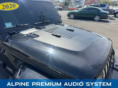 Used 2020 Jeep Gladiator Overland AWD/4WD image 12