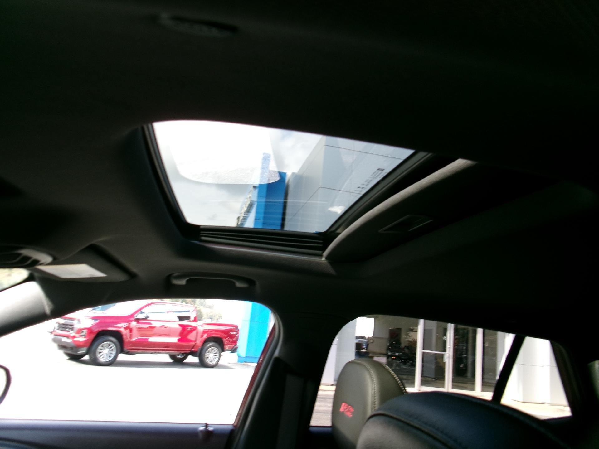 Used 2024 Chevrolet Trax RS w/ Sunroof Package FWD image 9