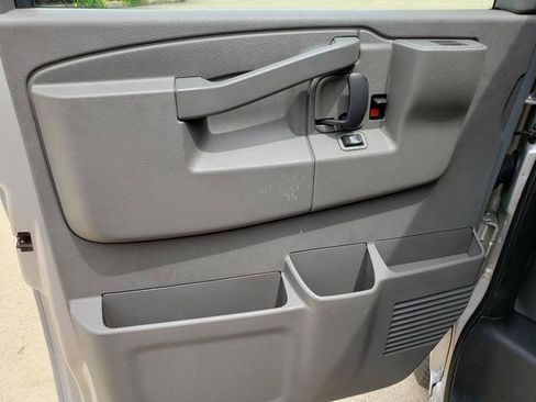 Used 2018 Chevrolet Express 2500 w/ Driver Convenience Package RWD image 11