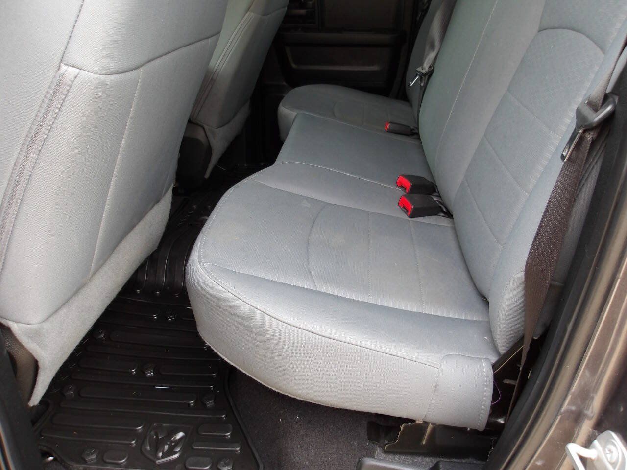 Used 2017 RAM 1500 Express w/ Express Value Package AWD/4WD image 23