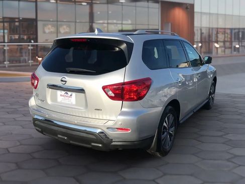 Used 2020 Nissan Pathfinder S image 5