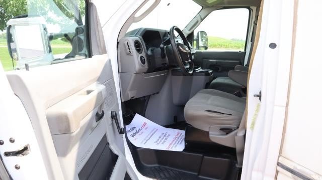 Used 2017 Ford E-350 and Econoline 350 Super Duty RWD image 9