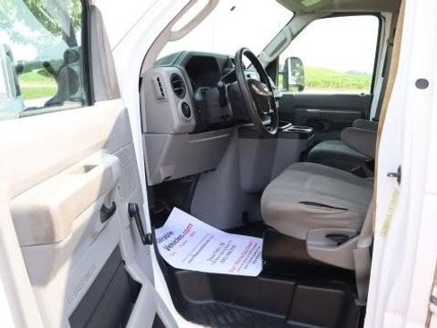 Used 2017 Ford E-350 and Econoline 350 Super Duty image 9