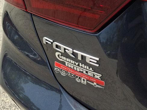 Used 2023 Kia Forte LXS w/ LXS Technology Package FWD image 19