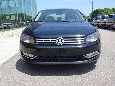 Used 2014 Volkswagen Passat 1.8T SEL Premium FWD image 6