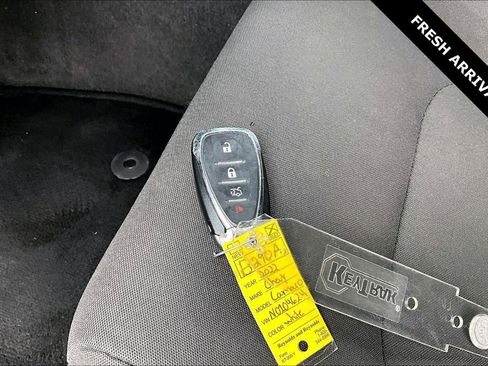 Used 2022 Chevrolet Camaro LT RWD image 31
