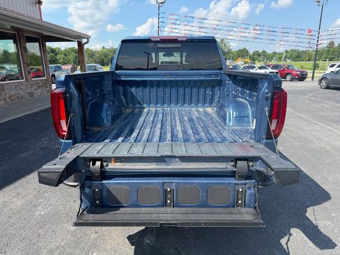 Used 2024 GMC Sierra 1500 SLT w/ SLT Convenience Package AWD/4WD image 8