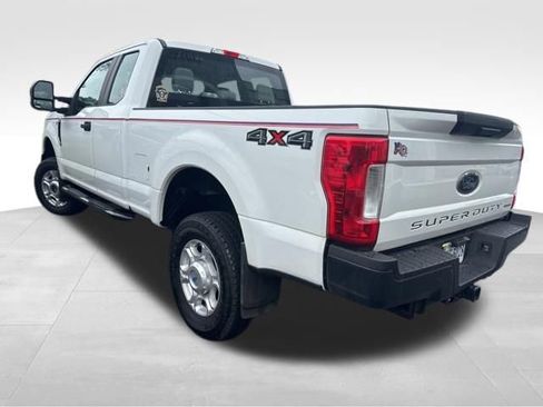 Used 2017 Ford F250 XL w/ Power Equipment Group AWD/4WD image 10
