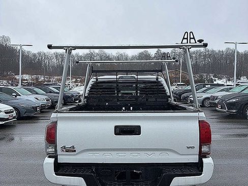 Used 2023 Toyota Tacoma SR image 13