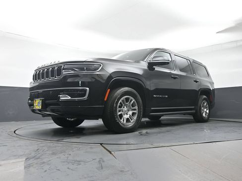 Used 2023 Jeep Wagoneer 4WD w/ Convenience Group I image 31