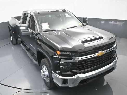 Used 2024 Chevrolet Silverado 3500 LT image 59