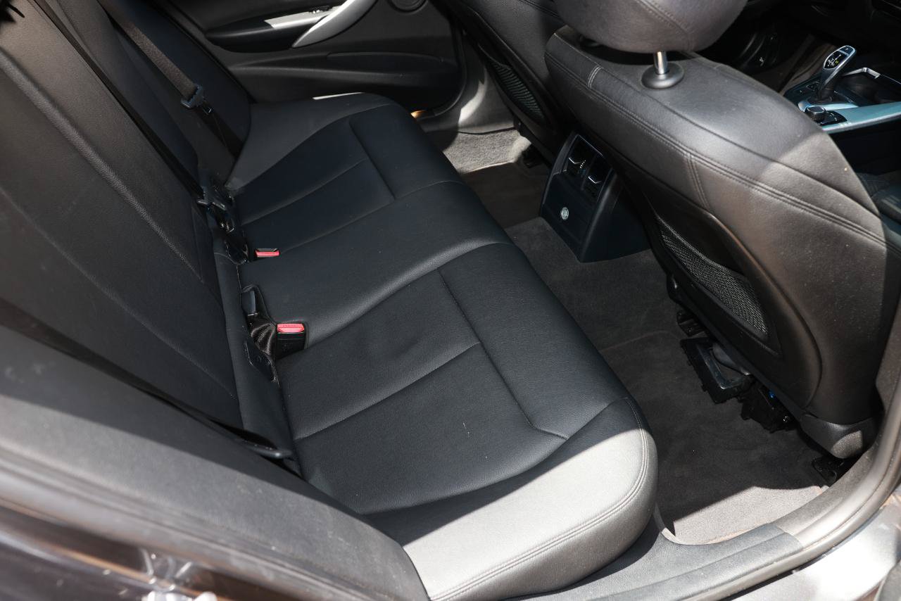 Used 2017 BMW 340i Sedan RWD image 12