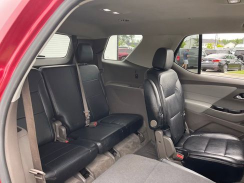 Used 2019 Chevrolet Traverse LT FWD image 39